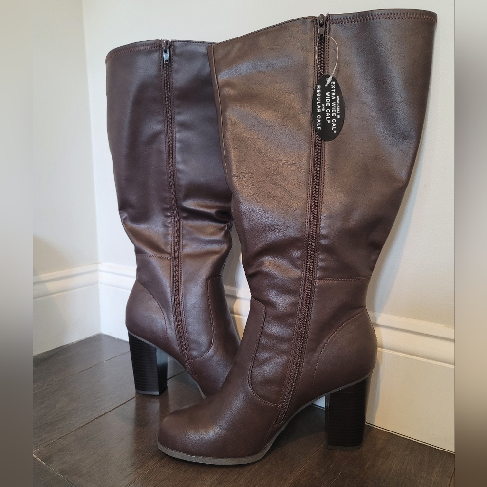 NIB Equestrian Extra Wide Calf Knee High Boots Brown Block Heel Women's Size 9W